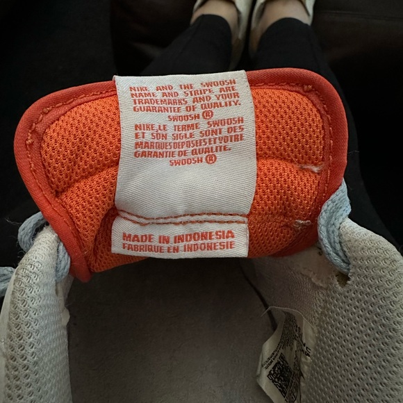 AIR FORCE 1 '07 LV8
"Be Kind" mens sz 7.5 women’s as 9 - Picture 3 of 9